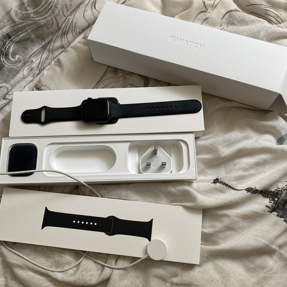Apple Watch series 5 44mm!!